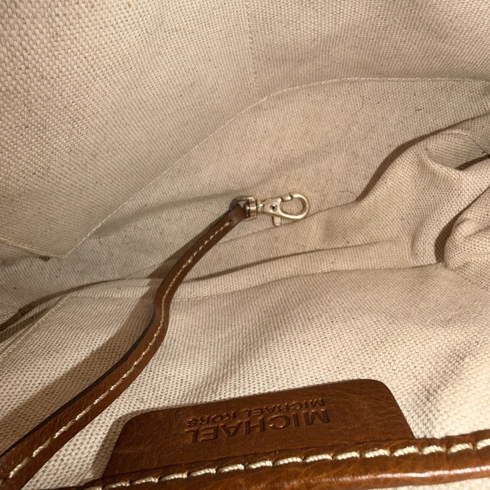 Michael Kors Preston ***pristine condition*** - Picture 7 of 10